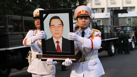 Vietnamese people bid last farewell to late PM Phan Van Khai ảnh 15