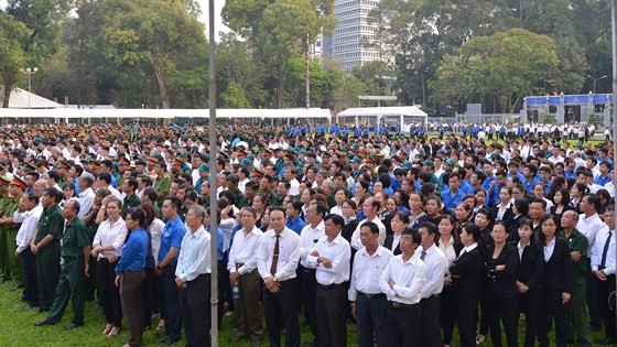 Vietnamese people bid last farewell to late PM Phan Van Khai ảnh 6