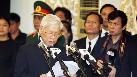 Vietnamese people bid last farewell to late PM Phan Van Khai ảnh 1