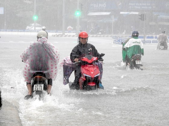Floodwater raising in central region ảnh 4