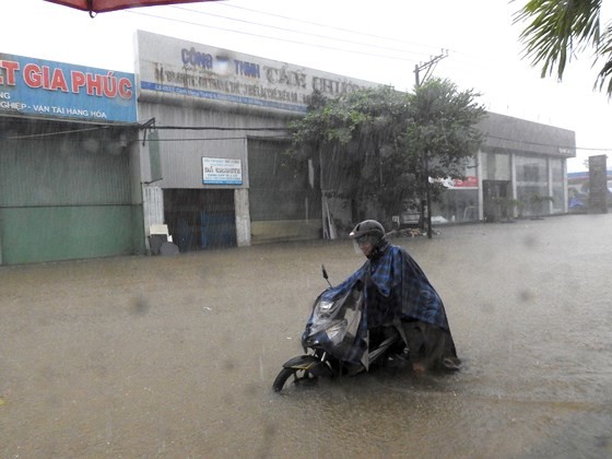 Floodwater raising in central region ảnh 5