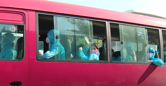 202 Vietnamese citizens from Spain return home ảnh 1
