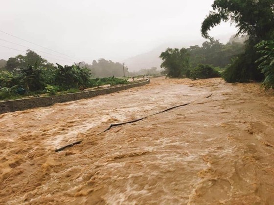 South to suffer rainy spells following development of tropical depression ảnh 3