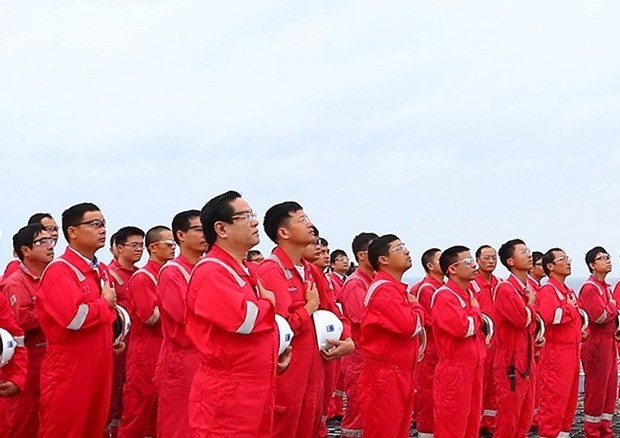 Biendong POC’s flag-salute ceremonies set Guinness Vietnam record ảnh 1