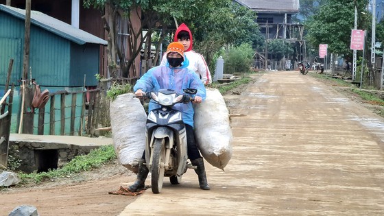 Northern people contrive to live under current gelid cold ảnh 2