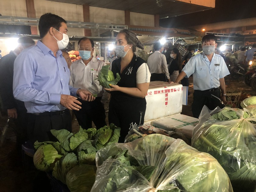 HCMC has plentiful goods, food safety for upcoming Tet holiday ảnh 3