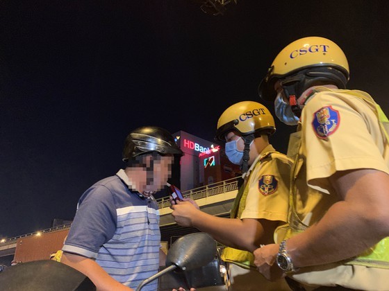 Traffic police penalize more than 7,000 cases of alcohol, drug abuse violations ảnh 7