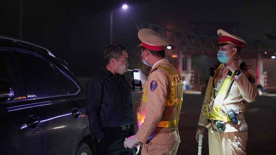 Police detect nearly 10,000 drivers violating blood alcohol, drug content ảnh 1