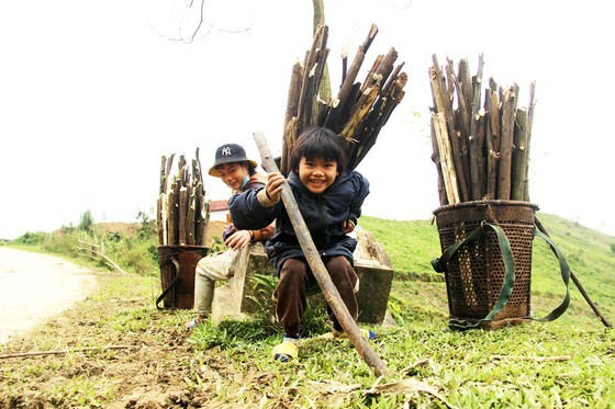Ethnic minority villages built on mountains in Central Vietnam ảnh 5