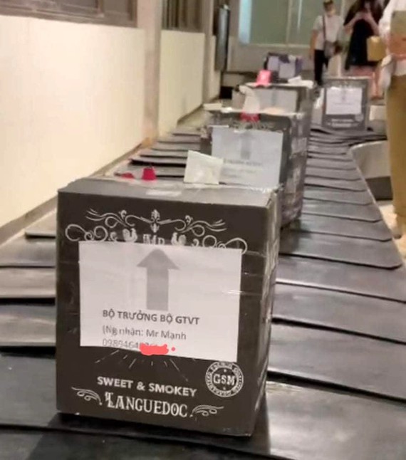 Ministry identifies person sending packages noting 'Minister of Transport' ảnh 1