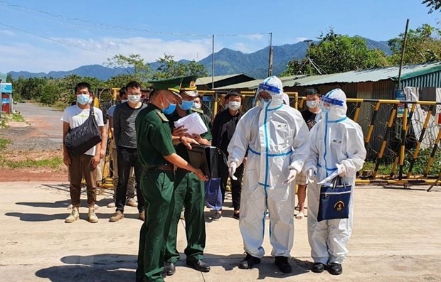 HCMC's authorities expel 52 illegal immigrants ảnh 1