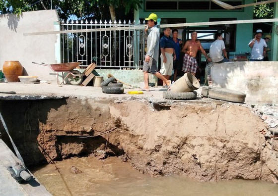 Soc Trang declares emergency landslide situation in Hau River’s islets ảnh 2