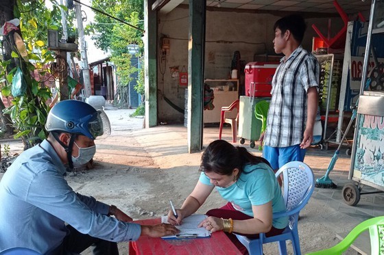 Tien Giang stops food, beverage outlets along highway to fight Covid-19 ảnh 1