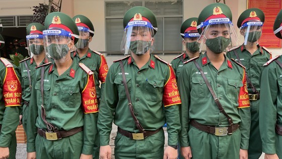 Armed forces open patrol to control Covid-19 pandemic in HCMC ảnh 2
