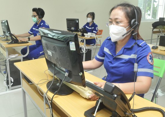 HCMC runs emergency hotline No.115 on Covid-19 pandemic prevention, control ảnh 1