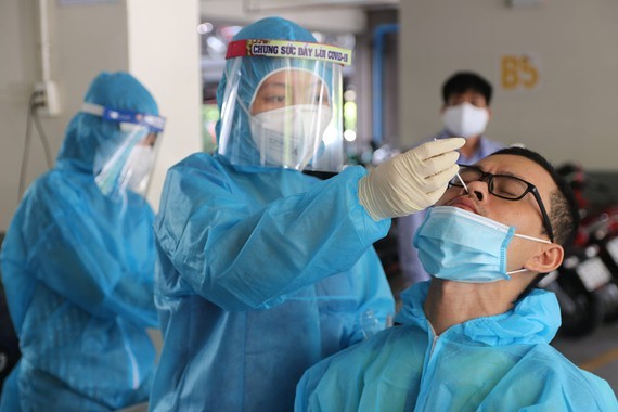 Over 5.6 million people in HCMC get Covid-19 vaccines ảnh 1