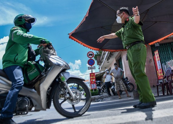 App-based shippers allowed reoperation in HCMC ảnh 1