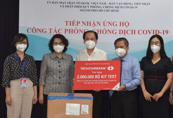 Ho Chi Minh City receives four million Covid-19 antigen rapid test kits ảnh 2