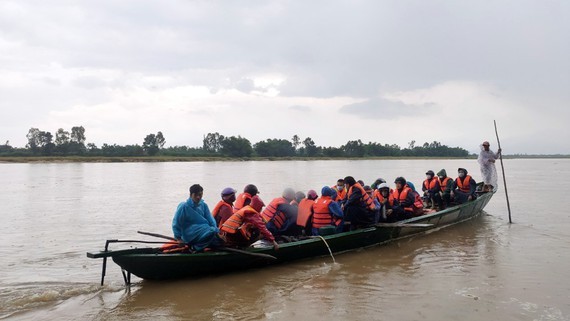 Central localities strengthen flood prevention operations ảnh 3