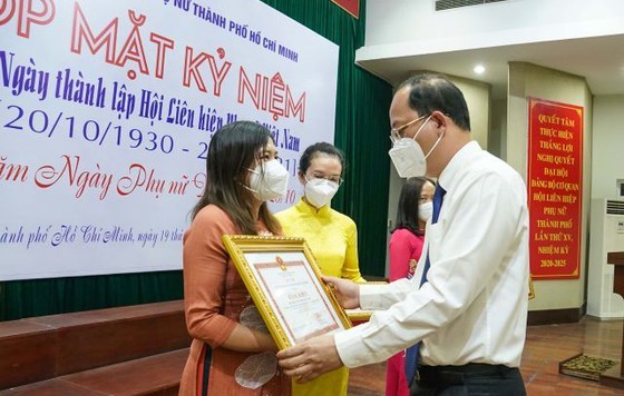HCMC marks 91st founding anniversary of Vietnam Women's Union ảnh 1