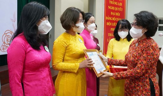 HCMC marks 91st founding anniversary of Vietnam Women's Union ảnh 3