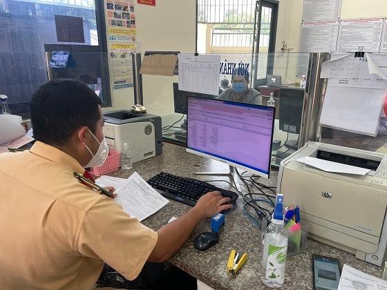 HCMC facilitates granting of vehicle registration certificate ảnh 1