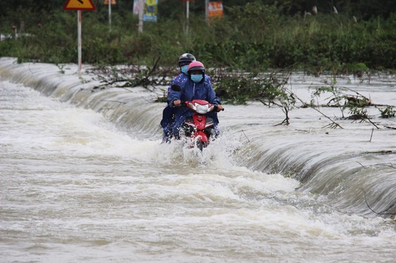 Central, Central Highlands to experience prolonged downpours  ảnh 2