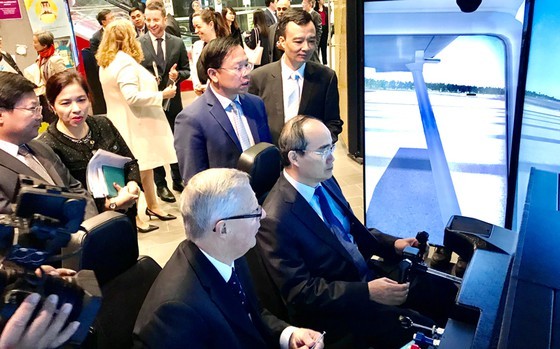 City Party Chief meets Australian Prime Minister in Canberra ảnh 1