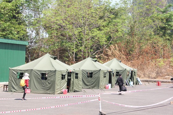 Border guard forces strive to control Covid-19 ảnh 2
