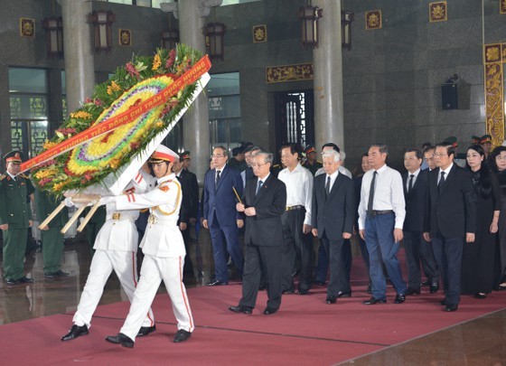 State funeral held in HCMC for former Party leader Tran Quoc Huong ảnh 5