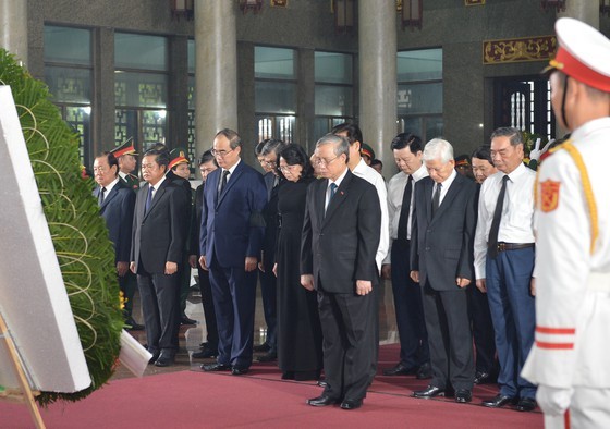 State funeral held in HCMC for former Party leader Tran Quoc Huong ảnh 6