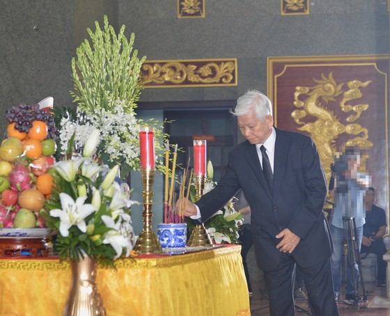 State funeral held in HCMC for former Party leader Tran Quoc Huong ảnh 8