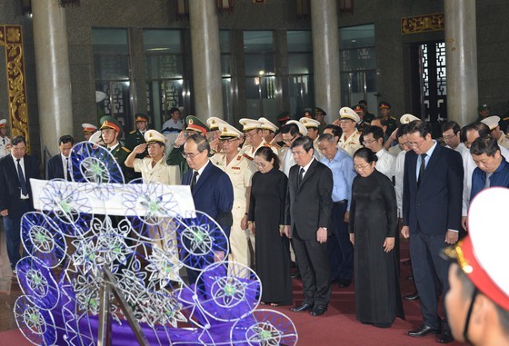 State funeral held in HCMC for former Party leader Tran Quoc Huong ảnh 3