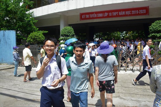 All students in Da Nang leave school to prevent Covid-19 outbreaks ảnh 1