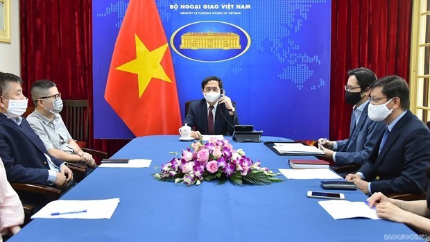 Vietnam proposes UK transfer COVID-19 vaccine production technology ảnh 1