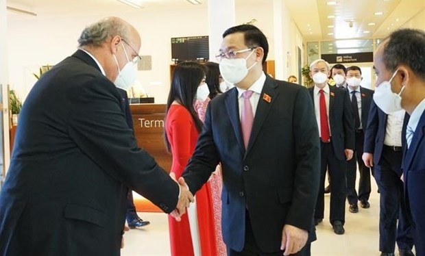 NA leader arrives in Austria for 5th World Conference of Speakers of Parliament ảnh 1