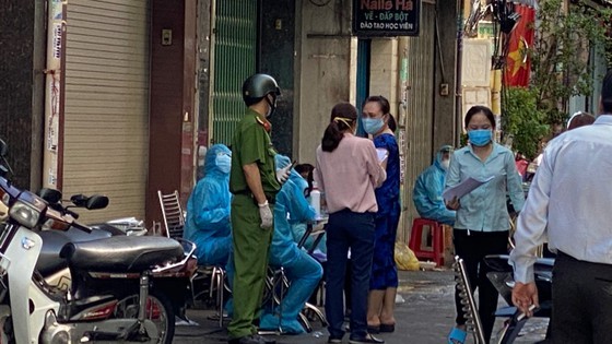 TPHCM thêm 1 trường hợp nghi ngờ nhiễm Covid-19 ảnh 2
