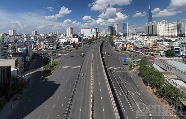 TPHCM bình tĩnh đối diện với Covid-19 ảnh 2