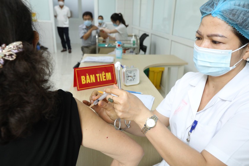 Xem xét cấp phép khẩn cấp vaccine Covid-19 Nano Covax của Việt Nam ảnh 1
