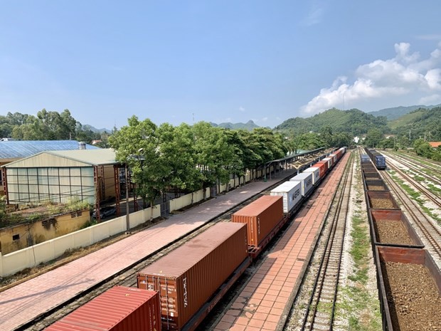 Đường sắt chuyển hướng vận tải hàng hóa để bù lỗ cho tàu khách hình ảnh 1 Duong sat chuyen huong van tai hang hoa de bu lo cho tau khach hinh anh 1