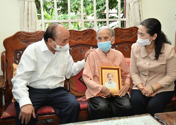 HCMC should create favorable environment for global investors: State President ảnh 5
