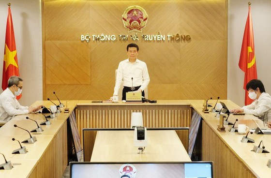 Telecoms enterprises reduce service fee to support citizens amid Covid-19 fight ảnh 1