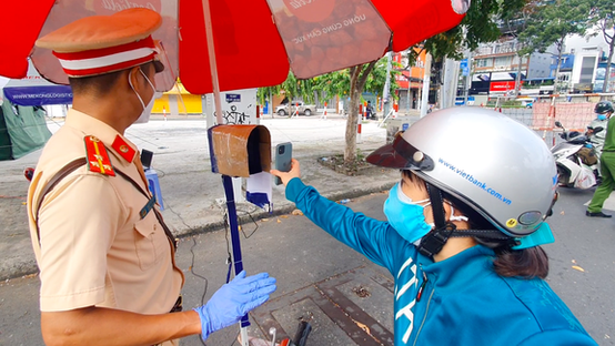 Citizens in HCMC to use one sole app for travel, medical declaration ảnh 1