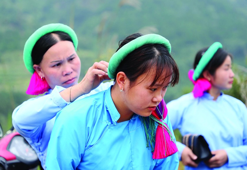 Female ethnic footballers at Huc Dong ảnh 7