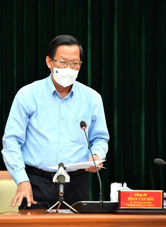Even more proposed solutions for people, businesses: HCMC leaders ảnh 3