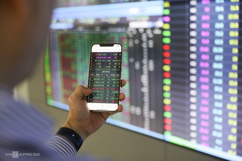 VinaCapital: Đợt bùng phát Covid-19 đã gần đạt đỉnh, nhà đầu tư không nên bán lúc này ảnh 1