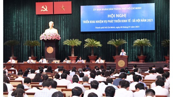 Production, business activities in HCMC remain effective ảnh 1