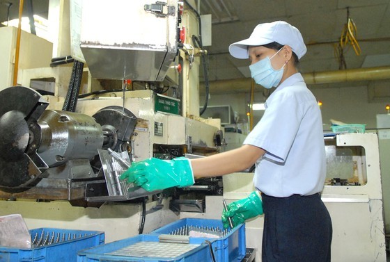 Foreign investment flow pumped heavily into Vietnam ảnh 2
