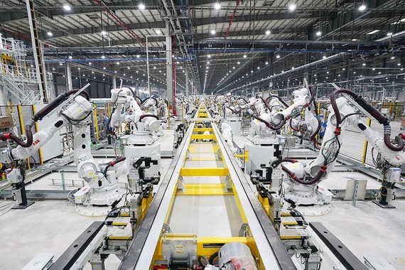 IIP merely increases 1.8 percent in July ảnh 1