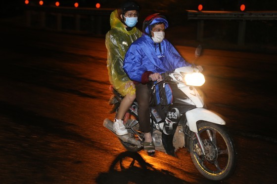 Dong Nai escorts 900 workers returning to Dak Lak by motorbikes ảnh 2